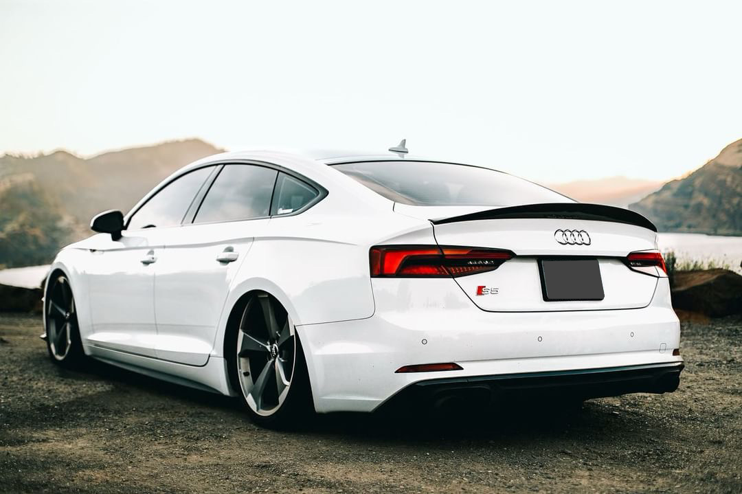 Spoiler z włókna węglowego Audi A5/S5/RS5 B9